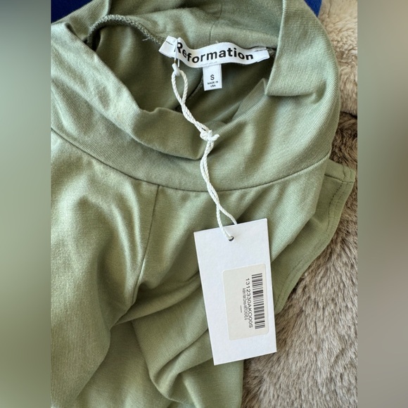 BNWT Reformation Long AXTON Mockneck Knit Dress With Slit - Artichoke - Picture 2 of 11